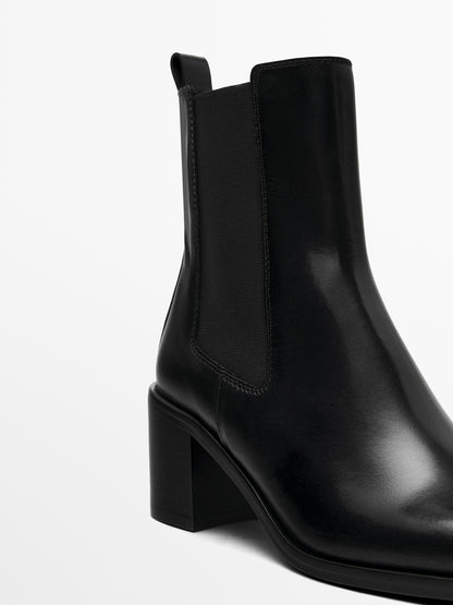 High-heel Chelsea boots