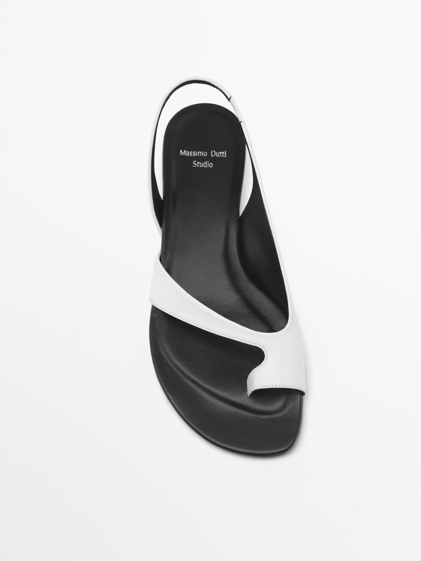 Flat toe divider sandals -