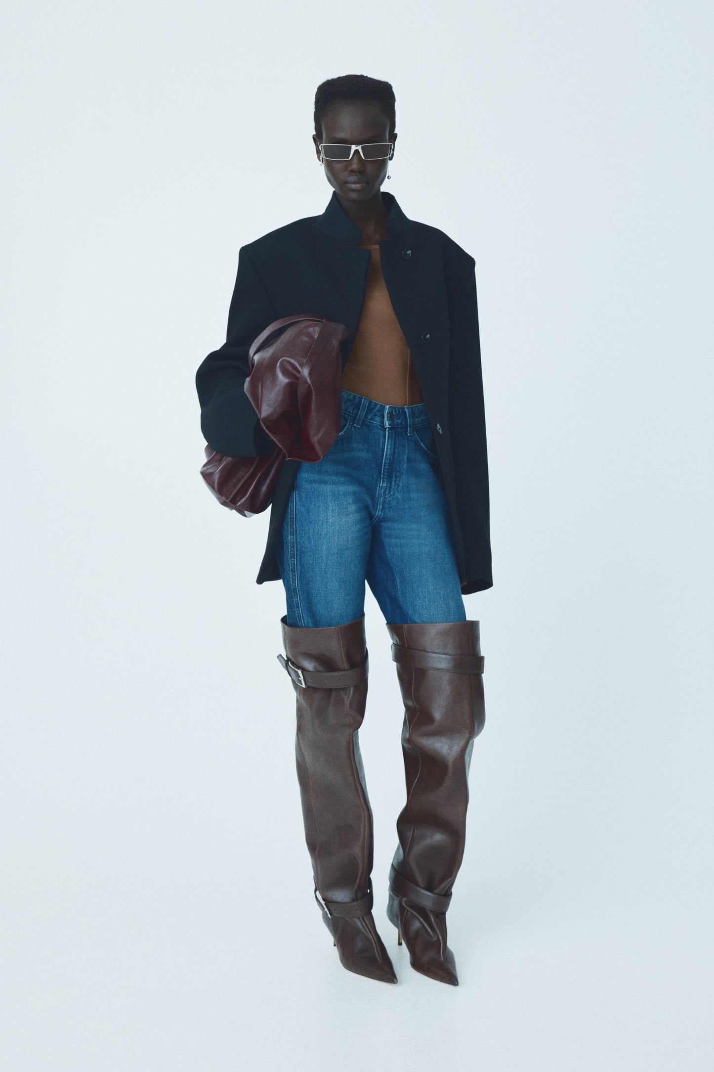 Long-sleeved mesh body