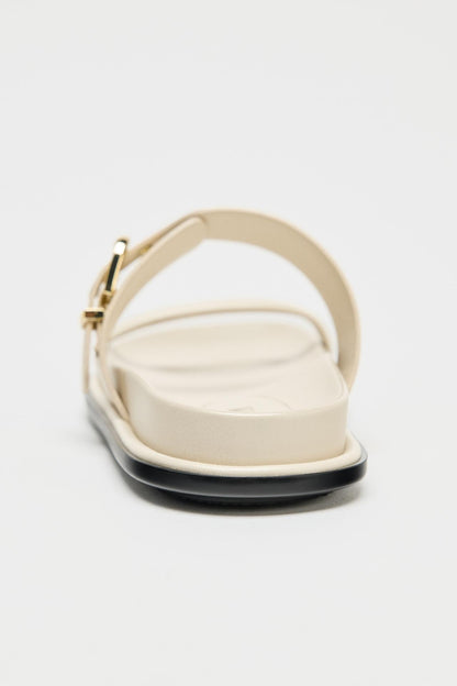 Flat Sandals with Buckle