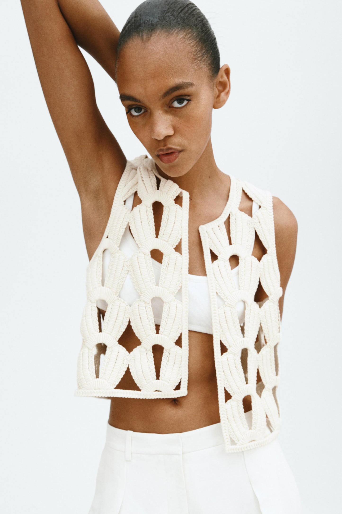 Crochet-look waistcoat