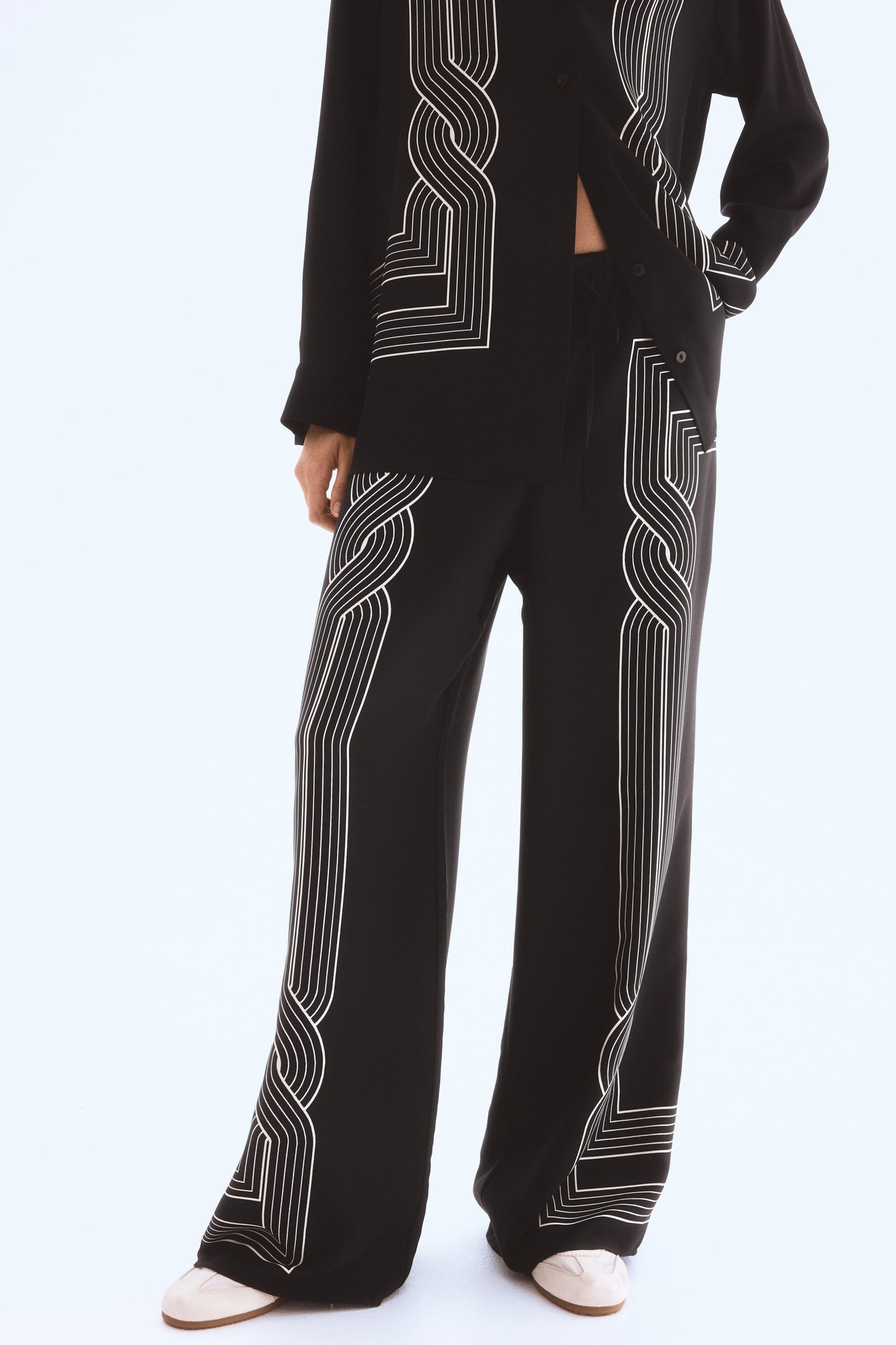 Printed pull-on trousers