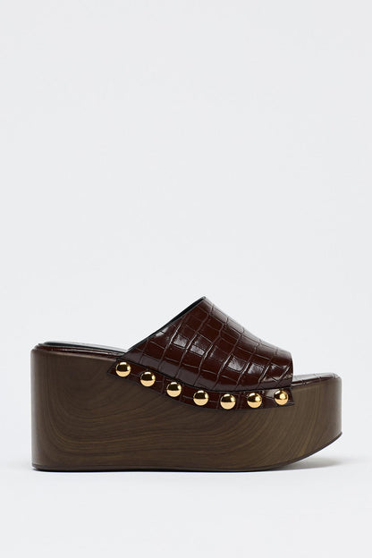 Textured platform wedges