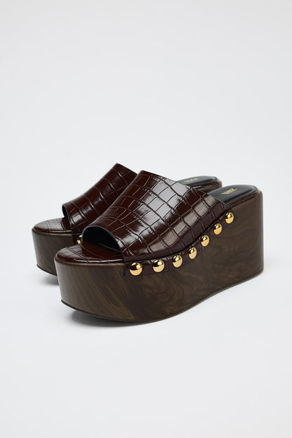 Textured platform wedges