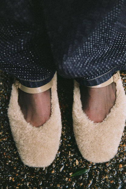 Faux fur ballerinas with strap