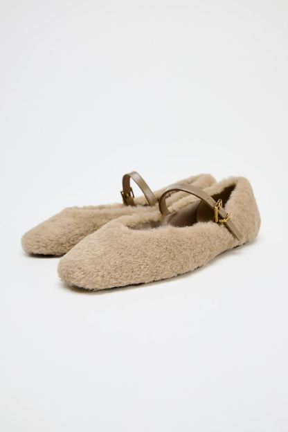 Faux fur ballerinas with strap