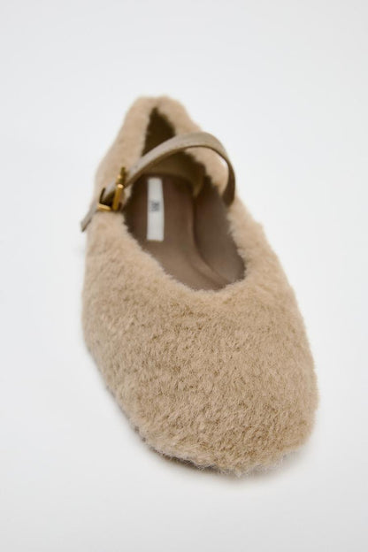 Faux fur ballerinas with strap
