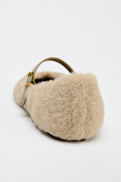 Faux fur ballerinas with strap