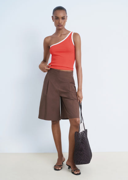 Asymmetrical top with contrasting trim