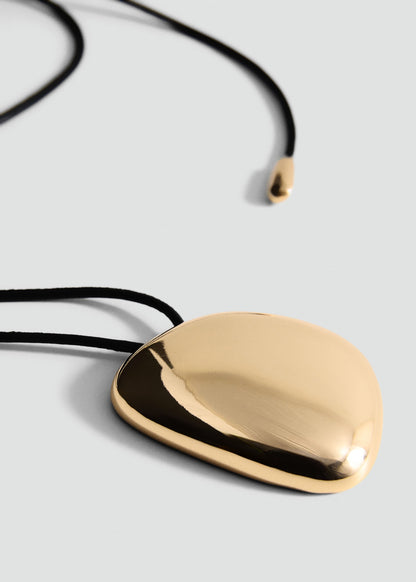 Metal piece pendant necklace