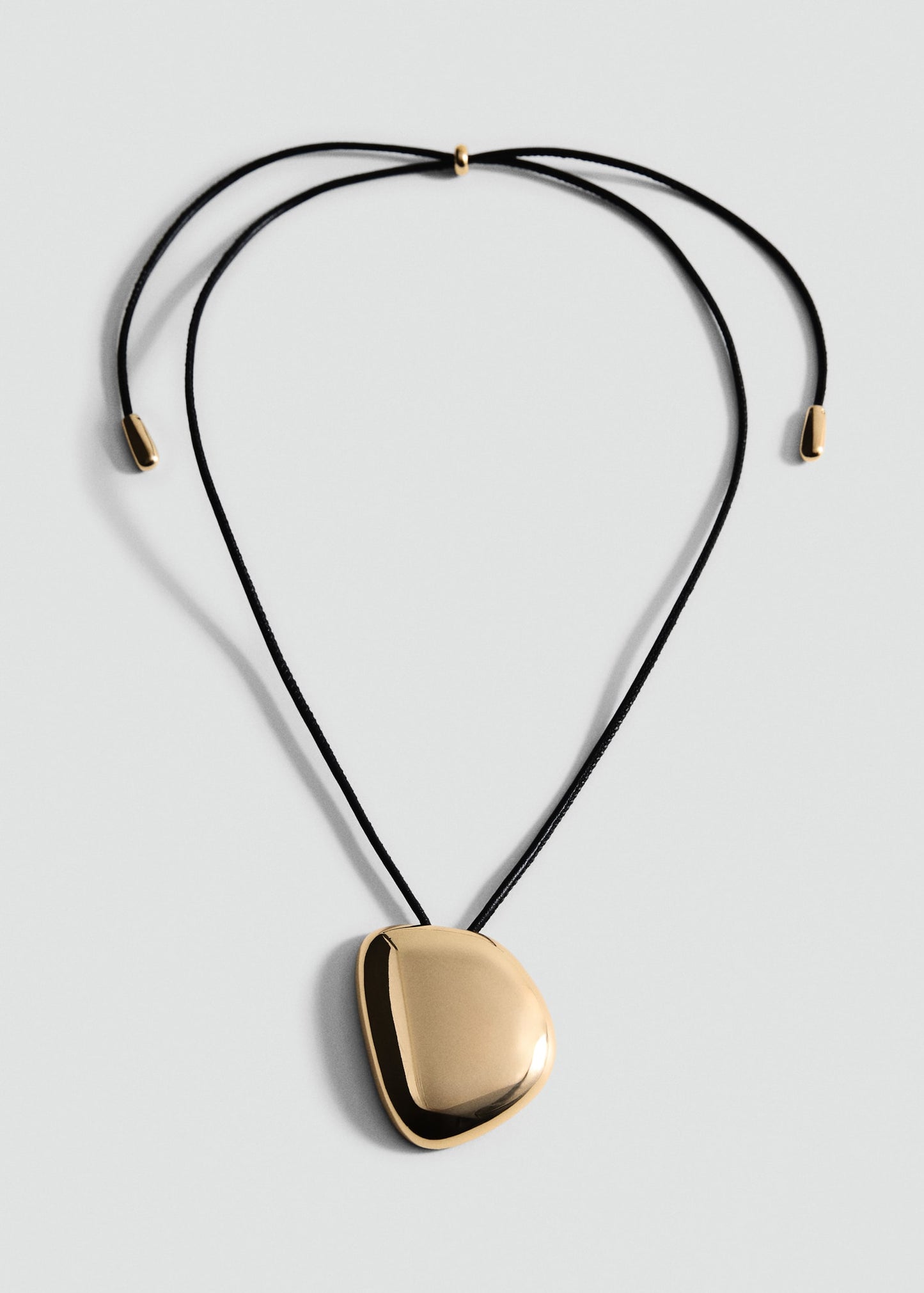 Metal piece pendant necklace