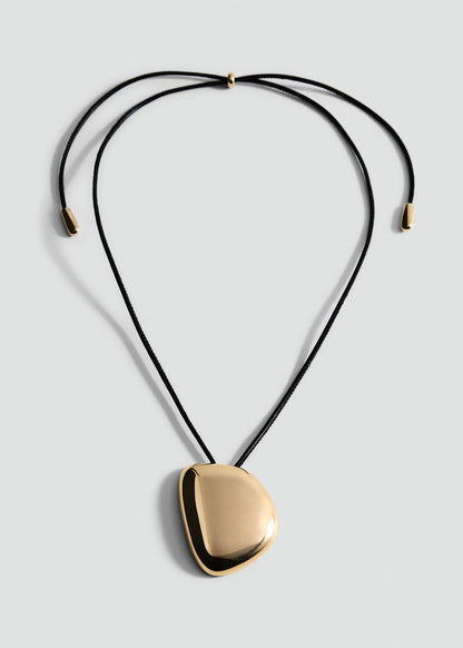Metal piece pendant necklace