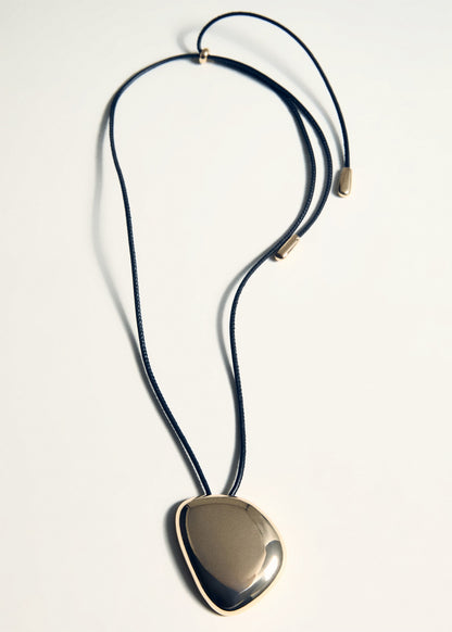 Metal piece pendant necklace