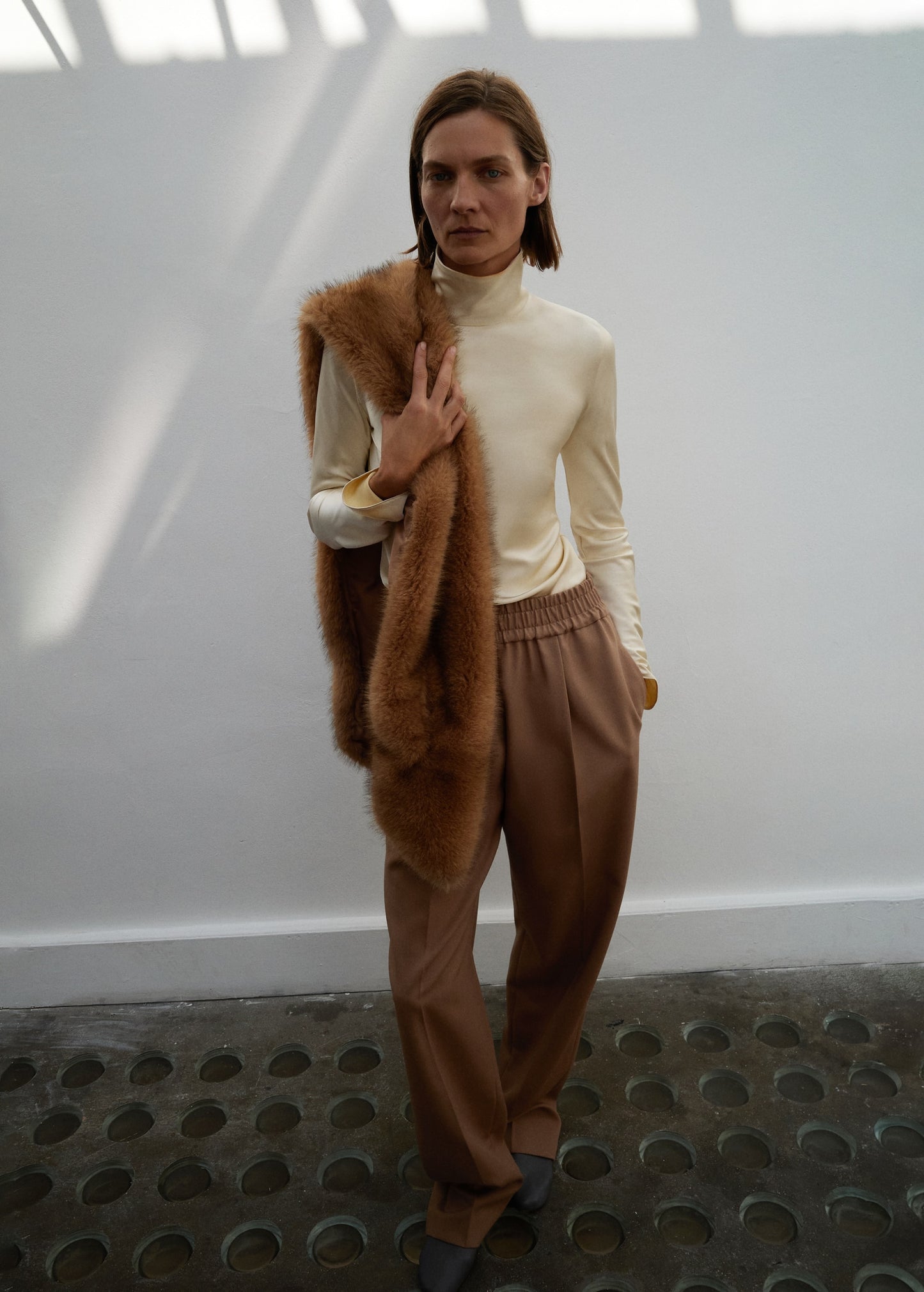100% wool trousers with elastic waist