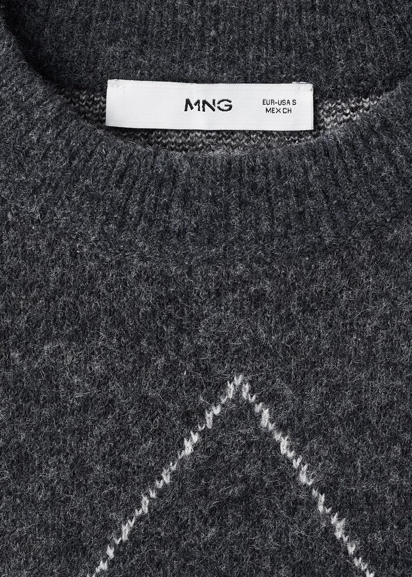 Diamond-patterned knit jumper