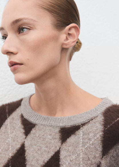 Diamond-patterned knit jumper
