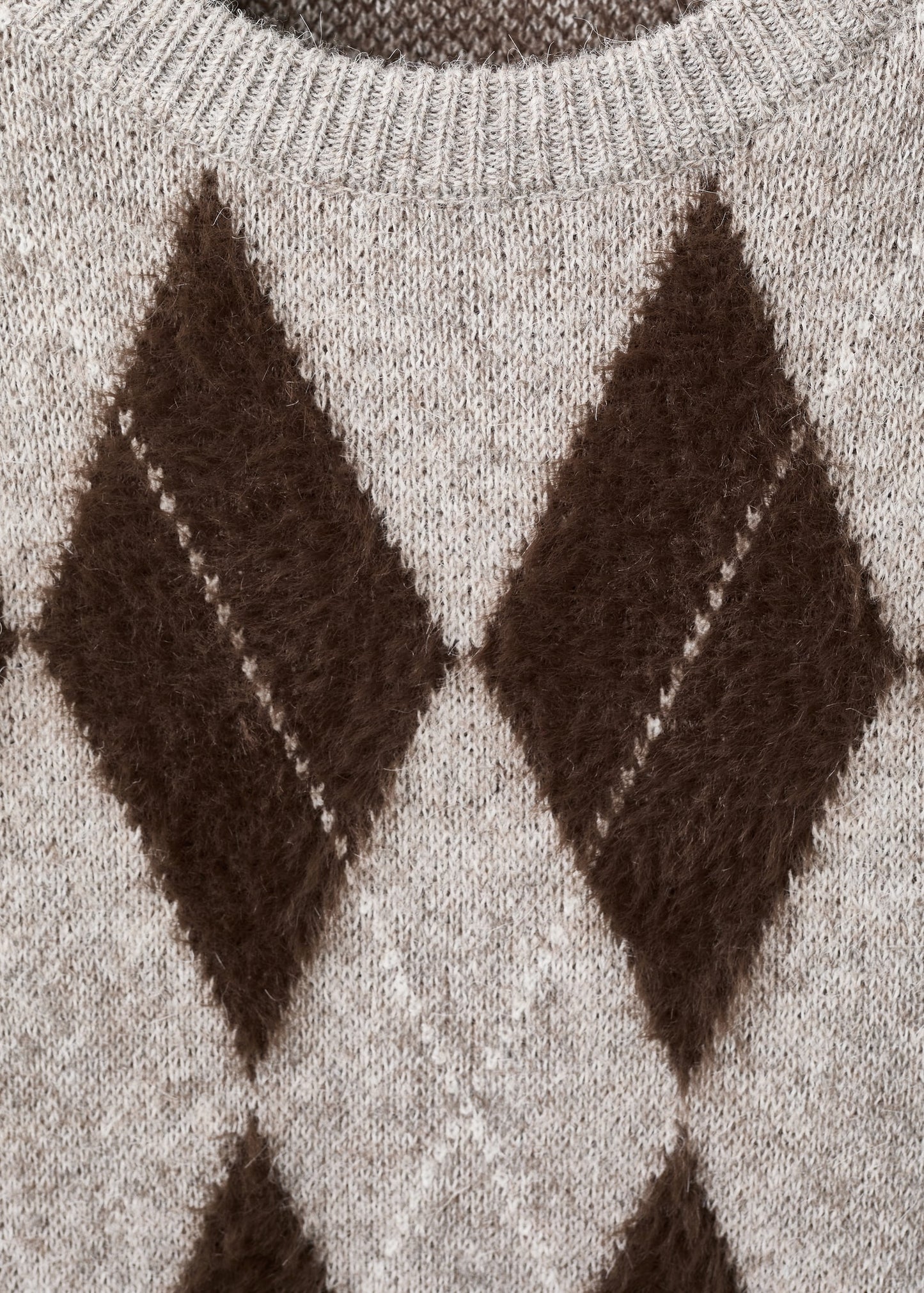 Diamond-patterned knit jumper
