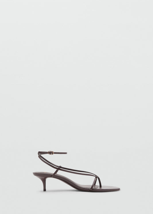 Heeled sandals with thin strap