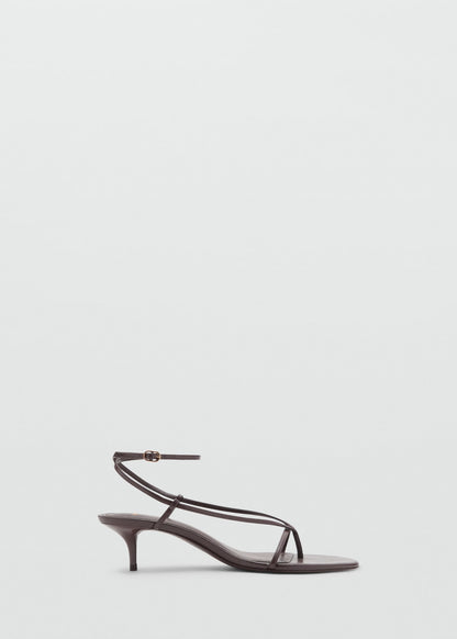 Heeled sandals with thin strap