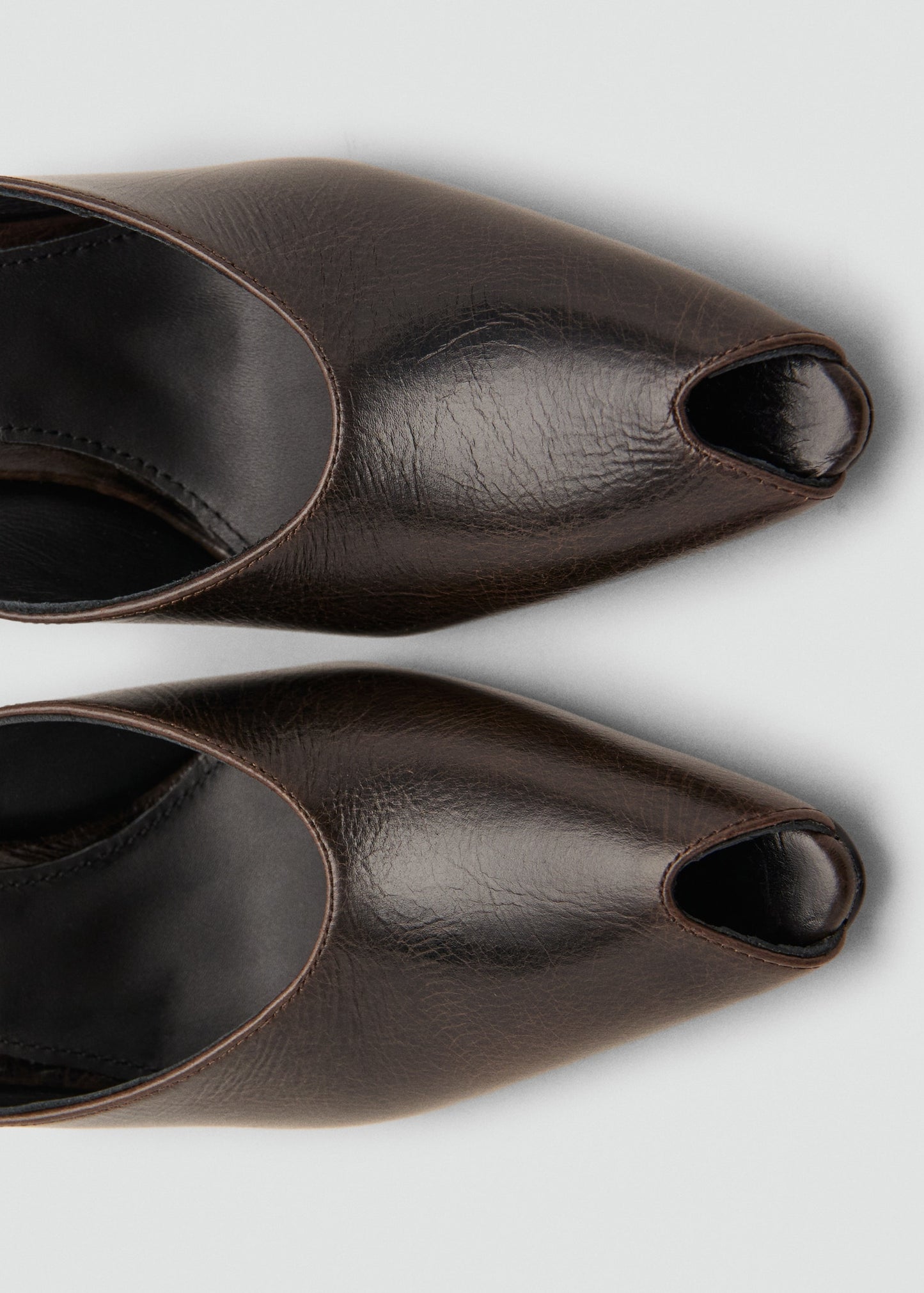 Open-toe leather shoes