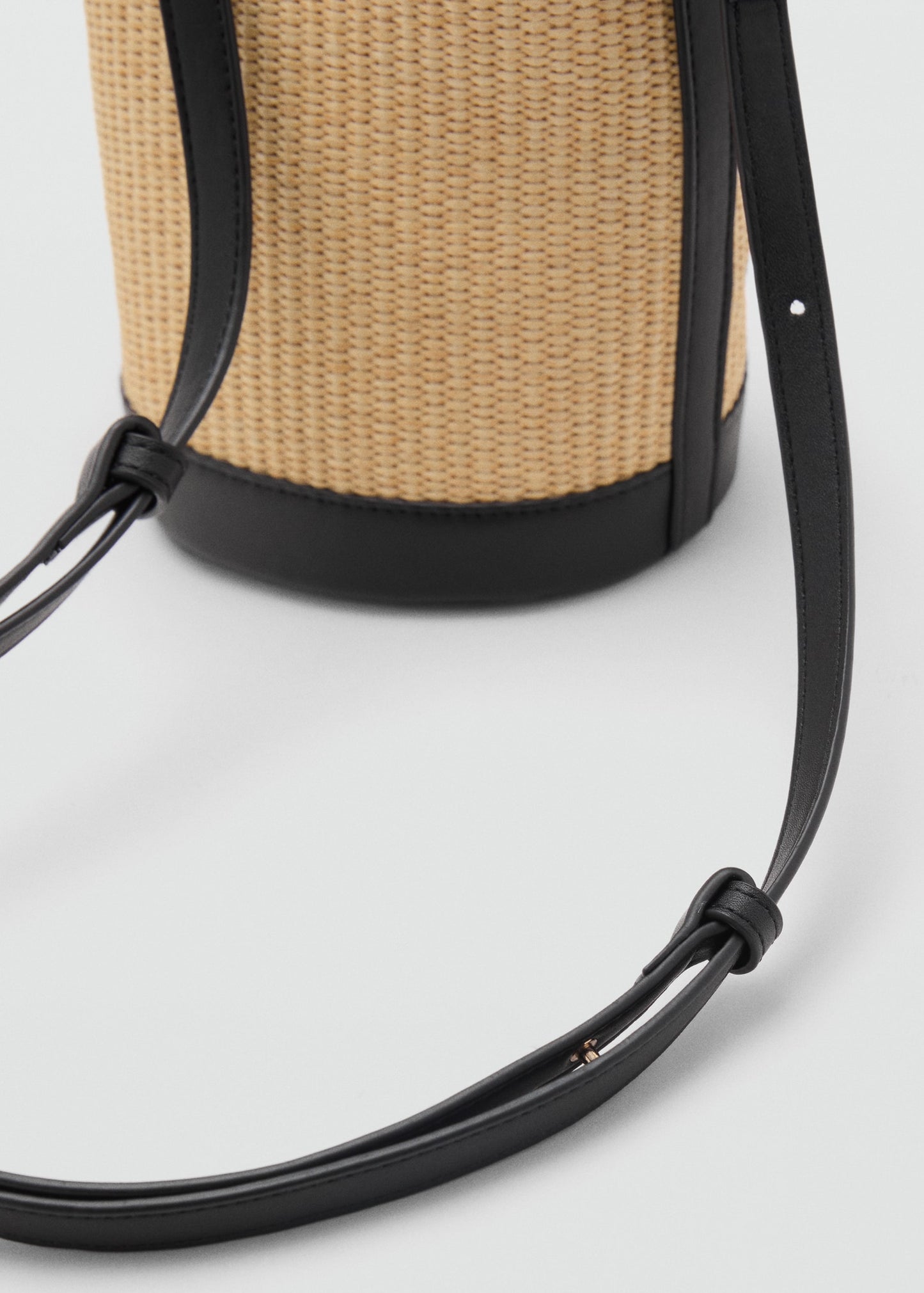 Small raffia-effect bucket bag
