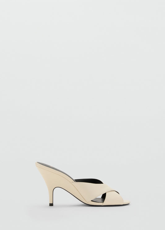 Leather heeled sandal with crossed straps