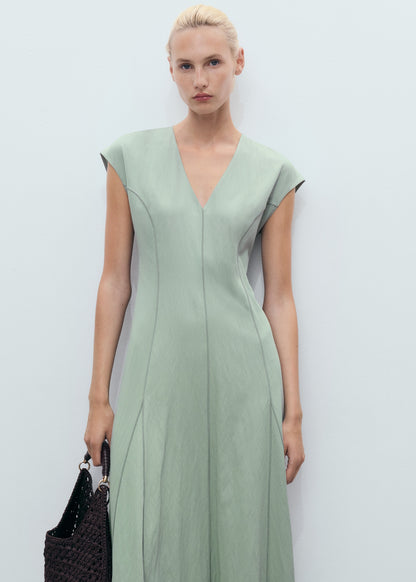 Midi-dress with stitching