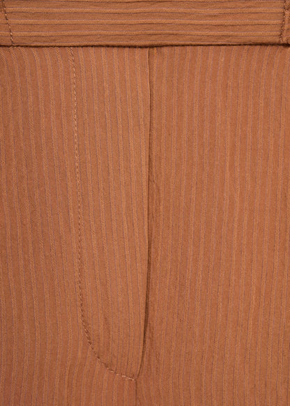 Textured shorts with contrasting trim