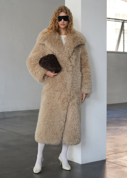 Long fur-effect coat