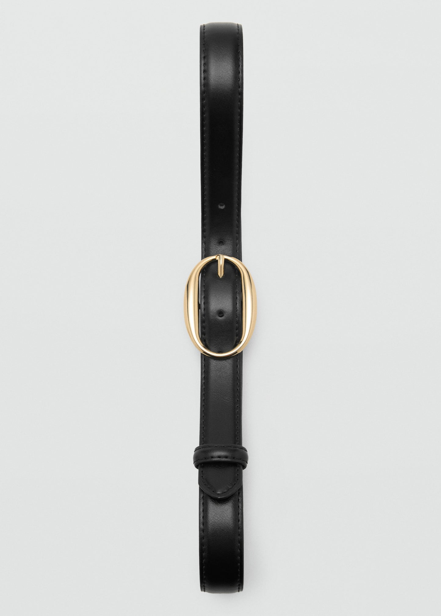 Oval buckle belt