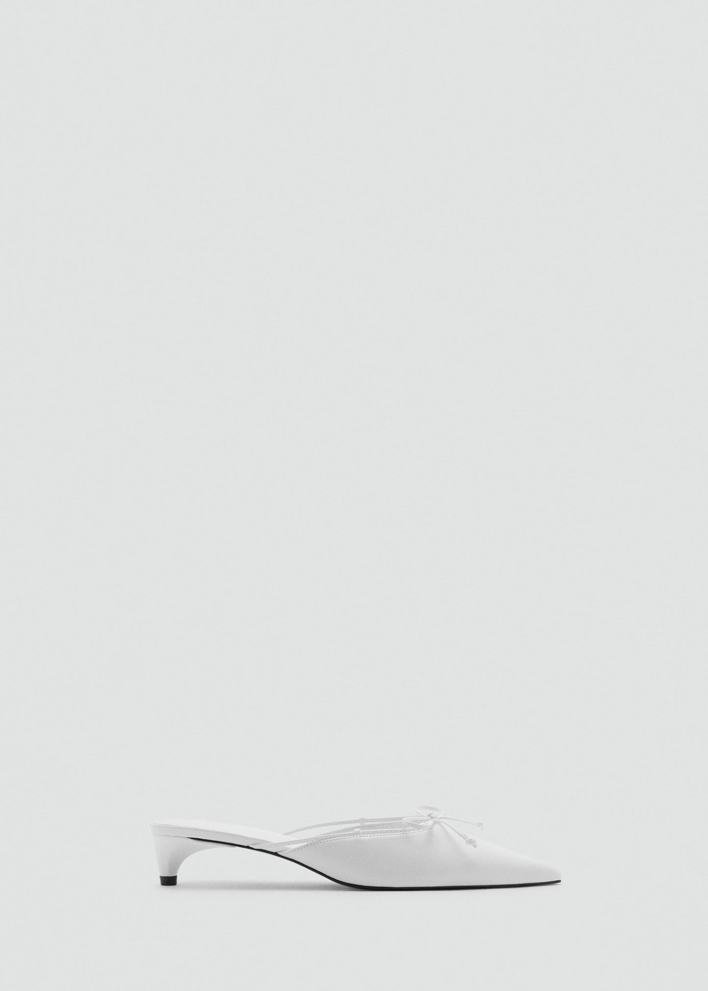 Kitten shoes with bow detail