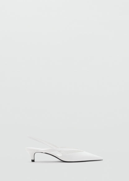 Kitten-heel pointed shoes