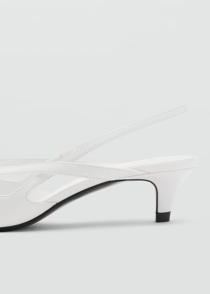 Kitten-heel pointed shoes