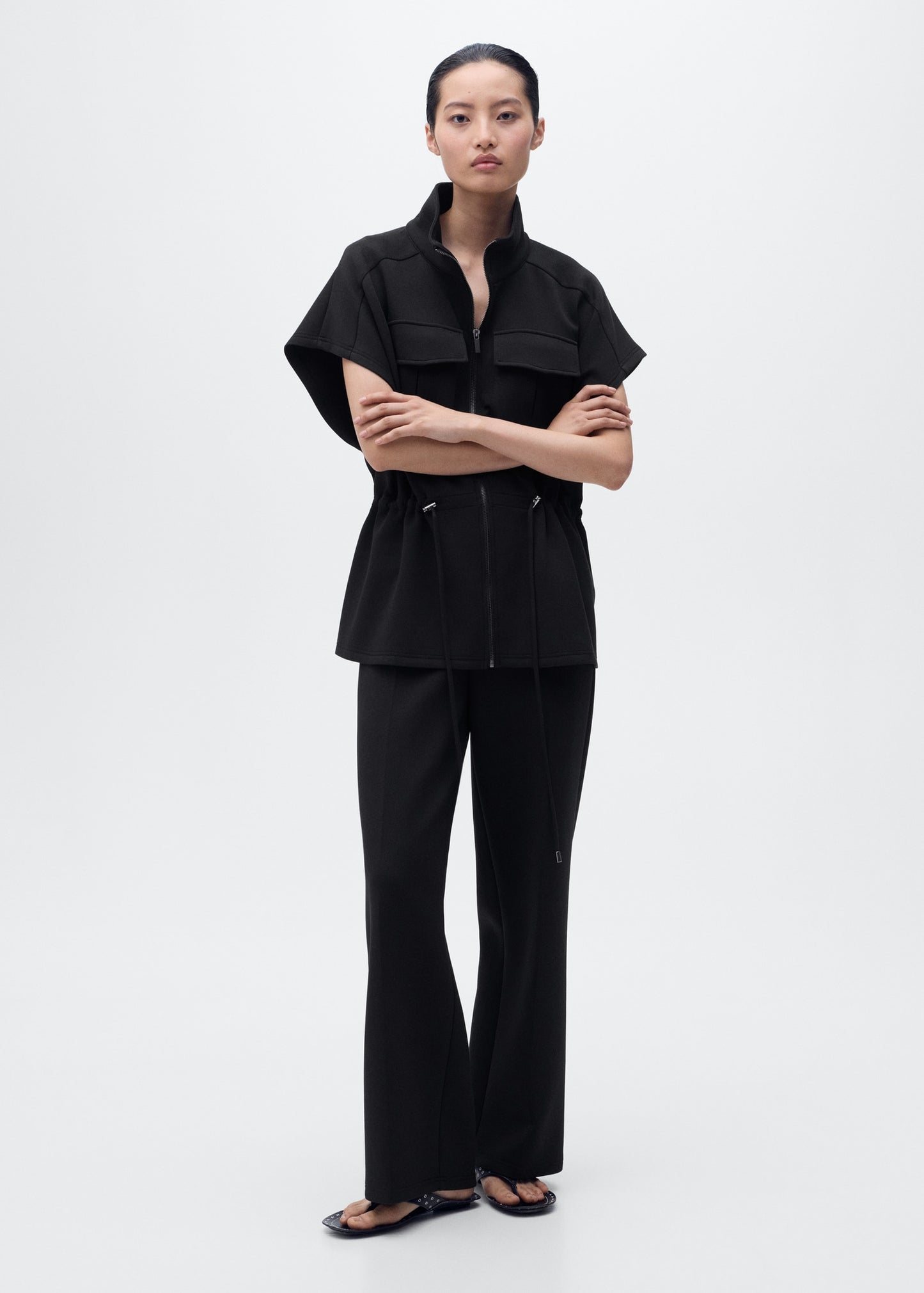Short-sleeved jacket with adjustable waistband