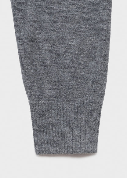 V-neck cardigan with pockets