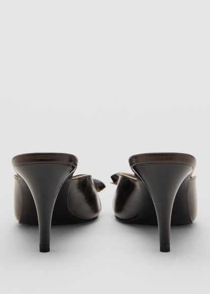 Leather high-heeled sandals with bow