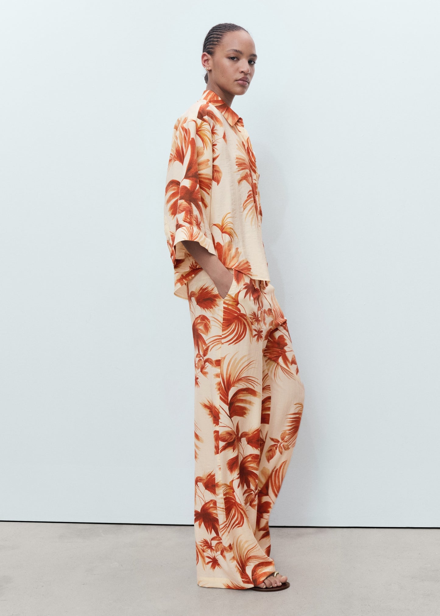 Flowing palm-tree print trousers
