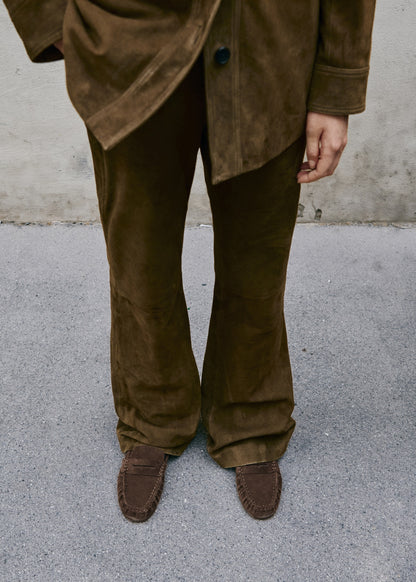 Suede shoe with ruched toe