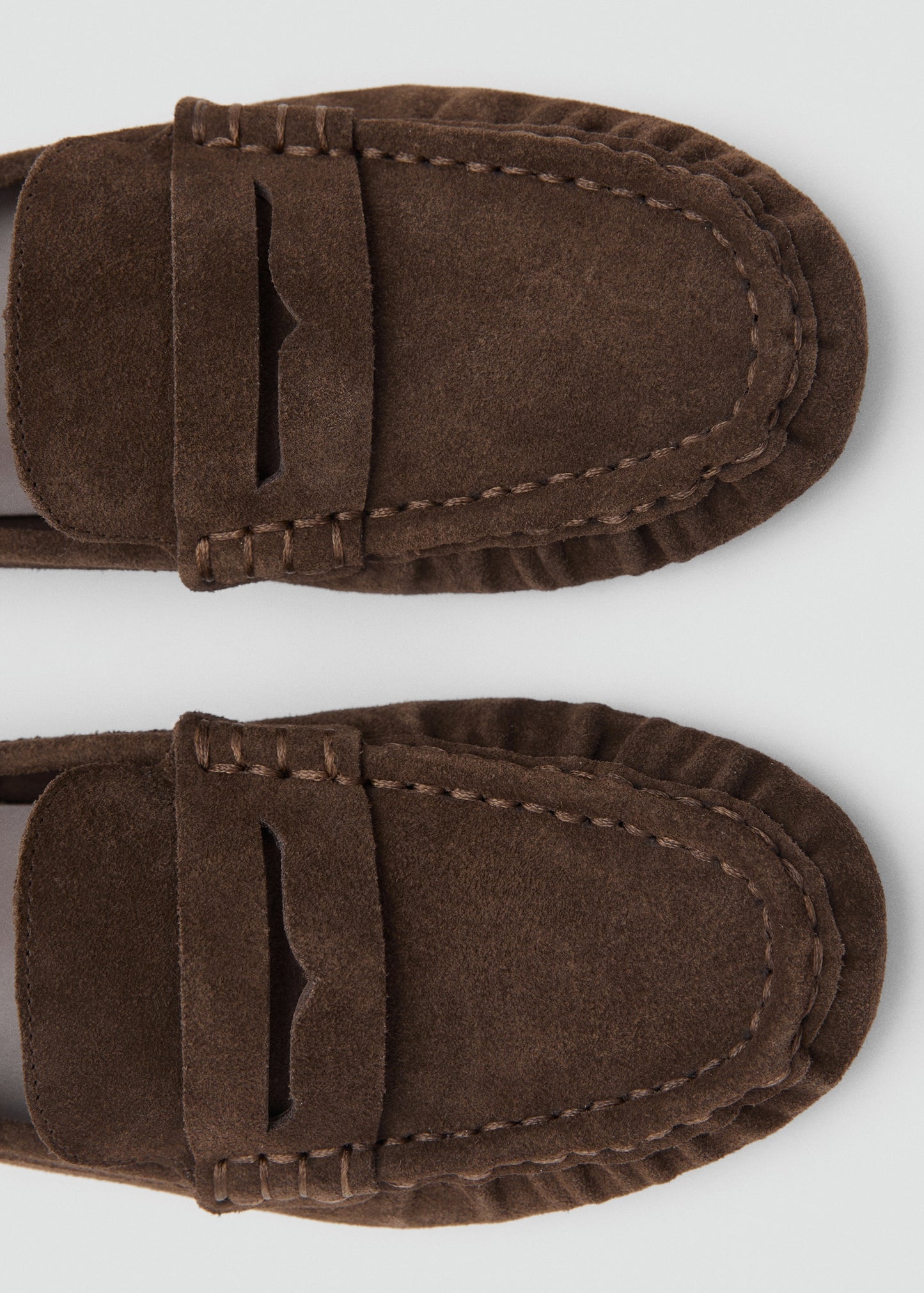 Suede shoe with ruched toe