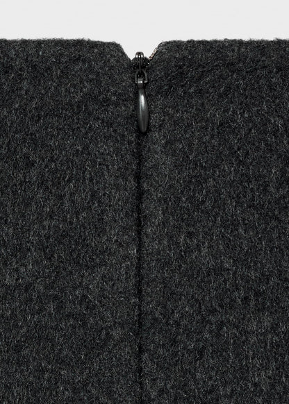 Wool top with three-quarter sleeve