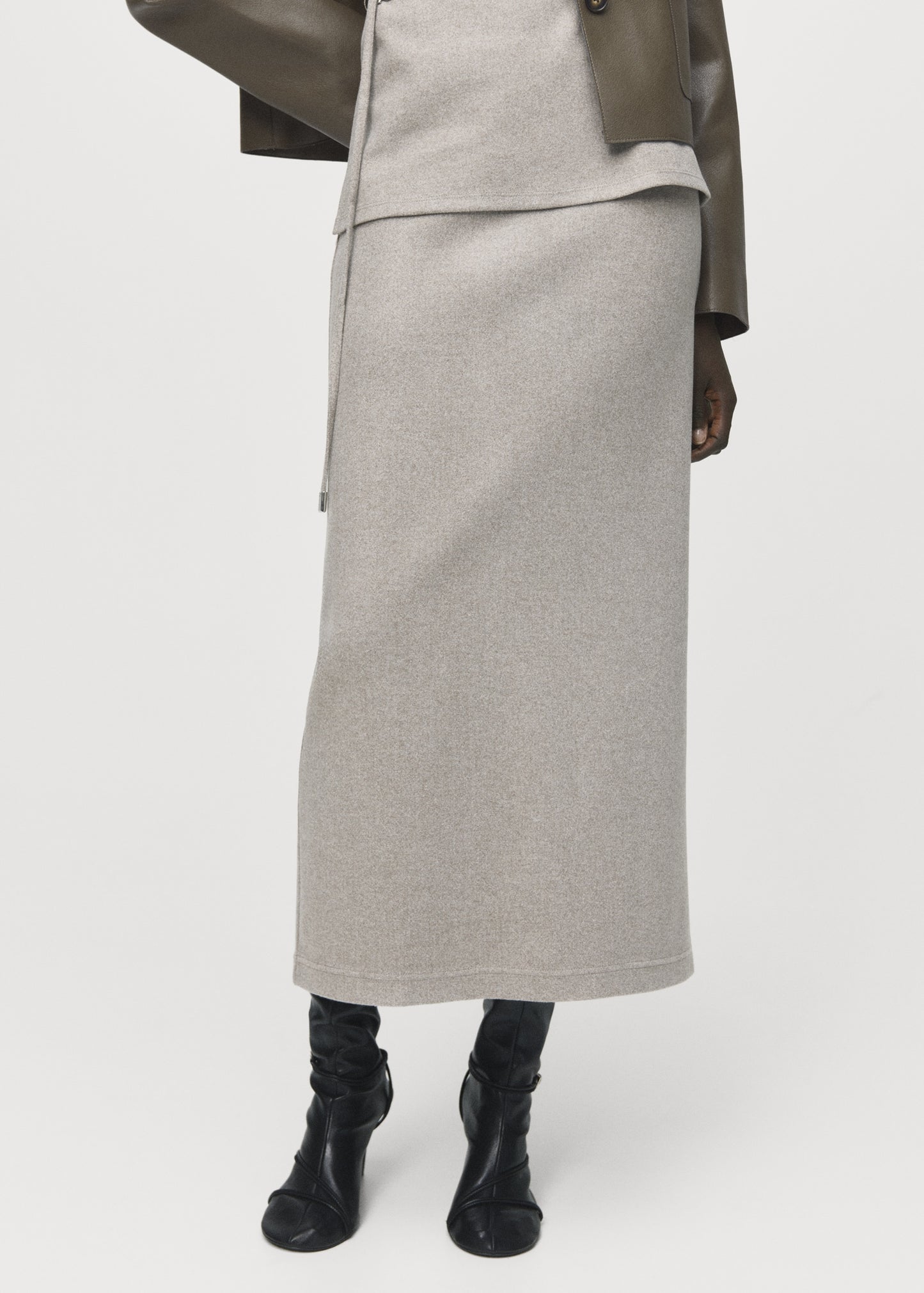 Long skirt with elastic waist