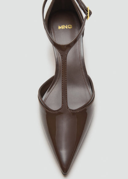 Kitten-heel patent leather shoes