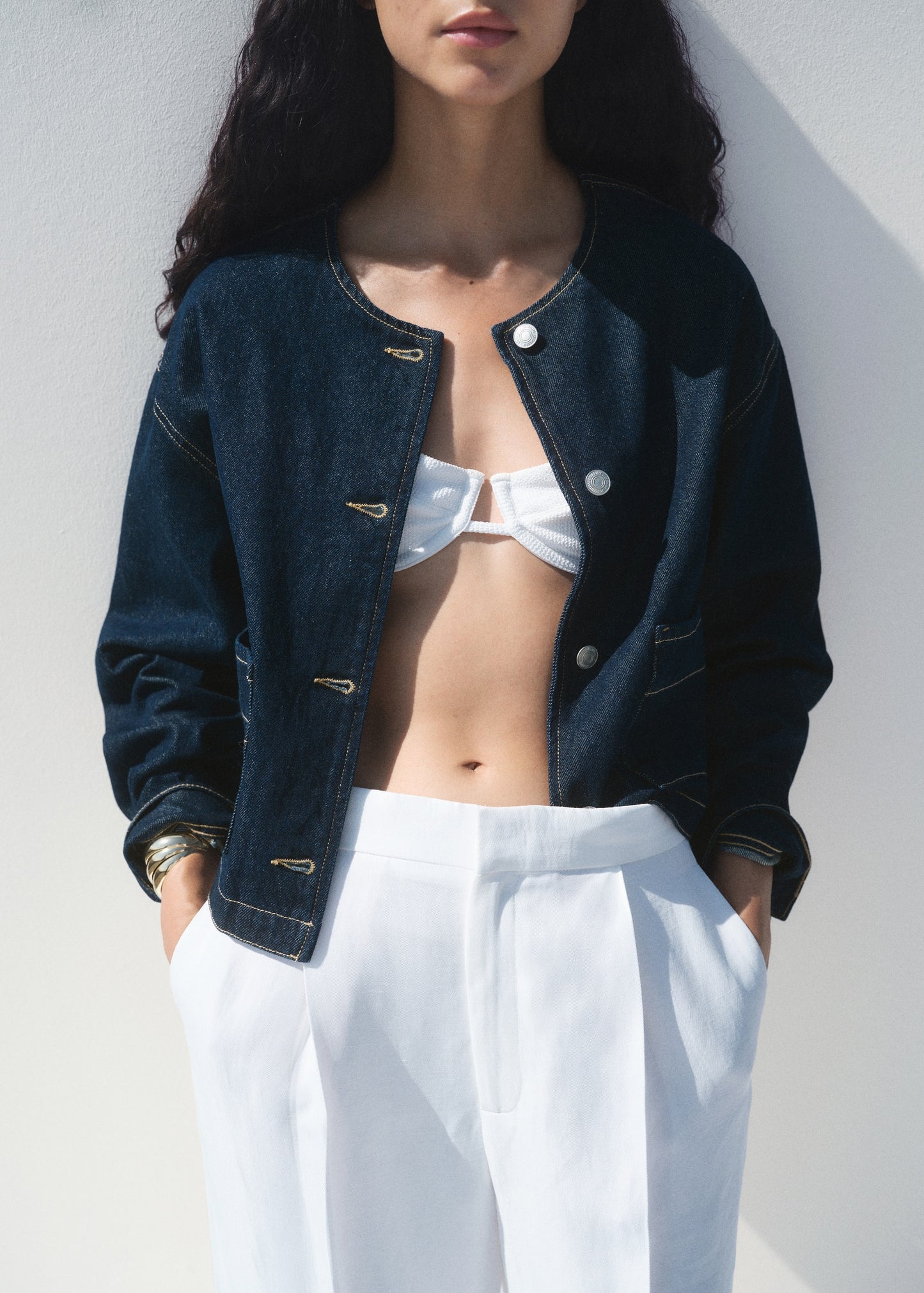 Denim jacket with pockets