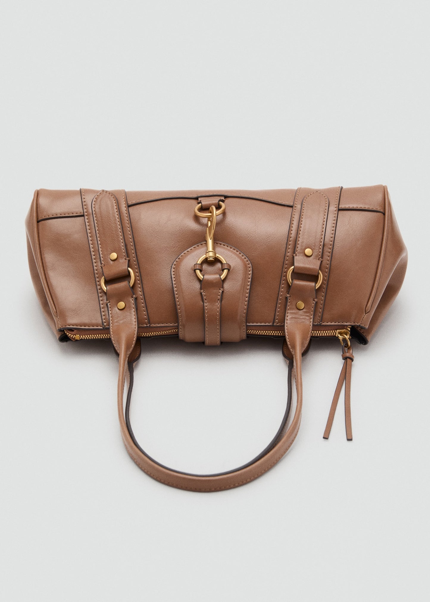 Medium shoulder bag with snap fastener