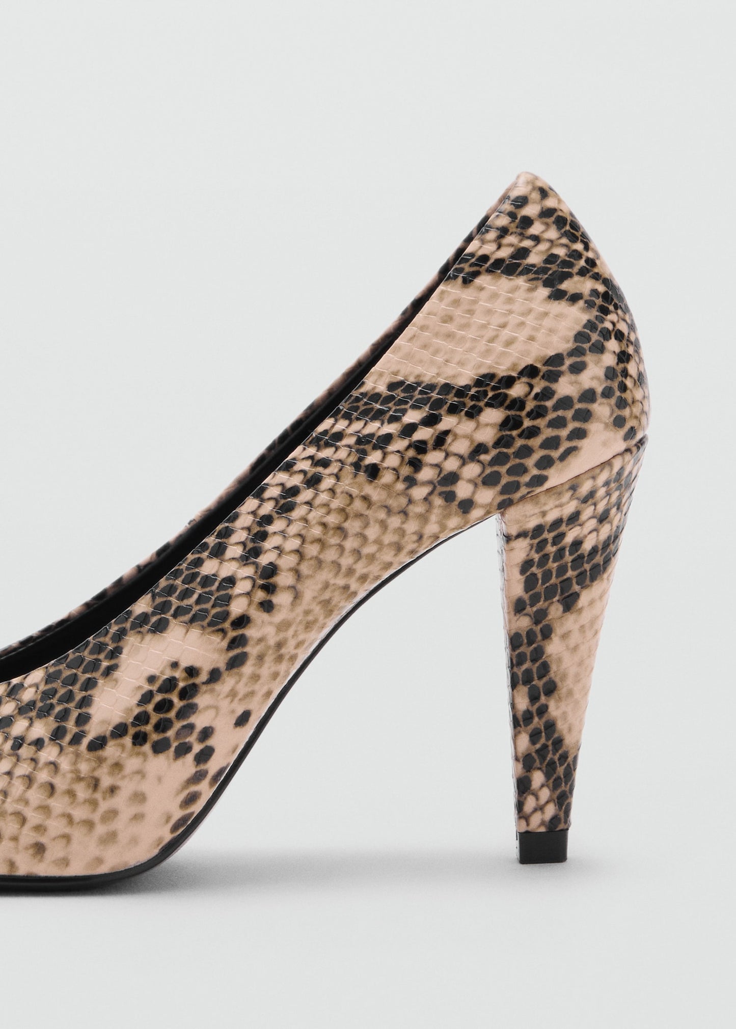 Snakeskin print heeled shoes