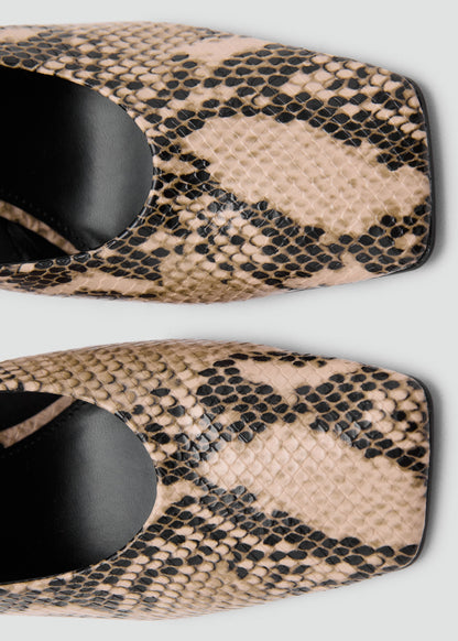 Snakeskin print heeled shoes