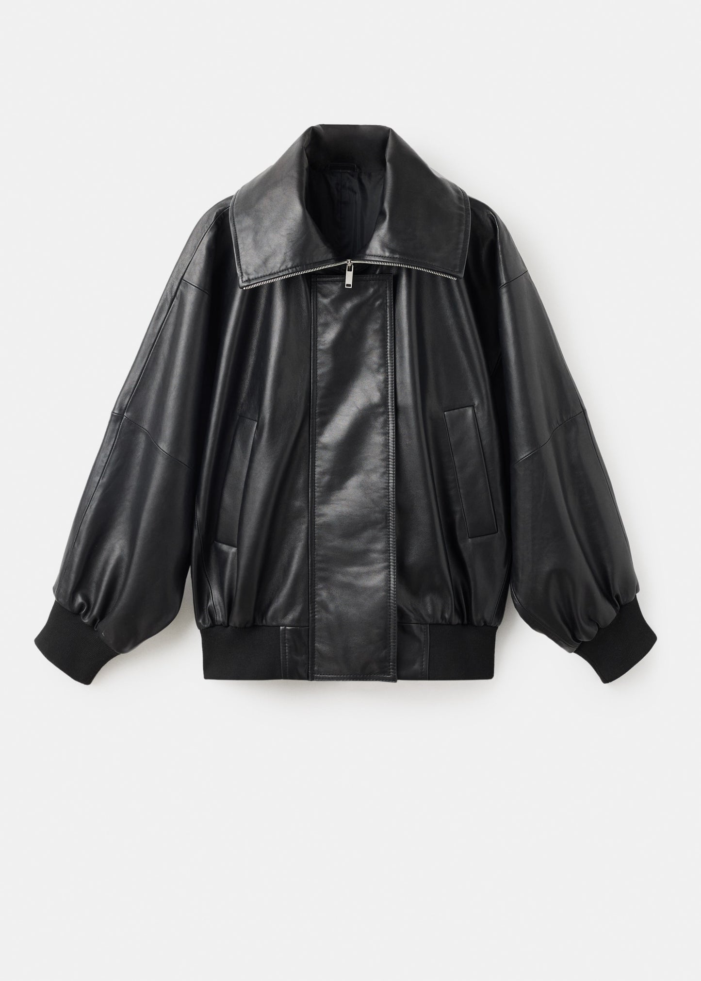 100% leather jacket with notched lapel collar