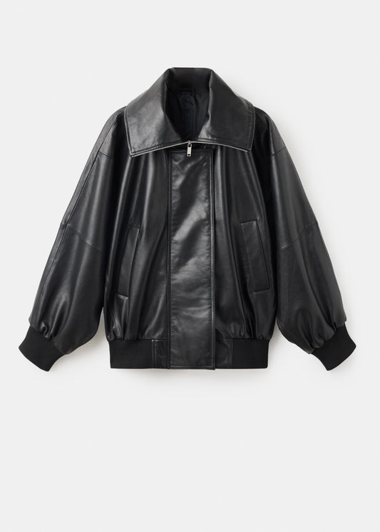 100% leather jacket with notched lapel collar