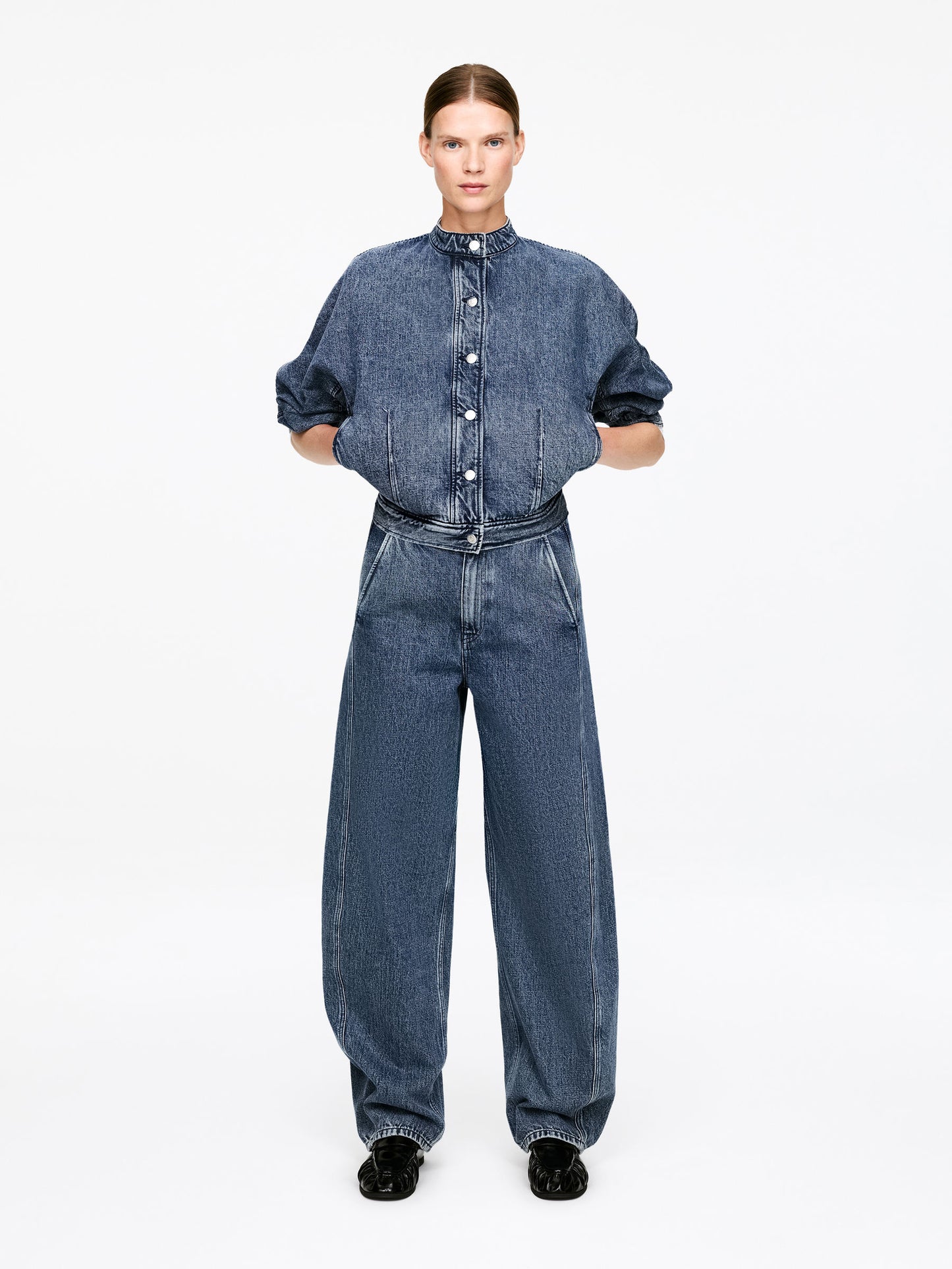 Barrel-Leg Jeans