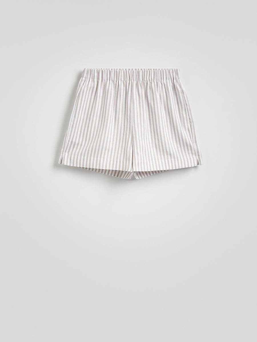 Linen shorts